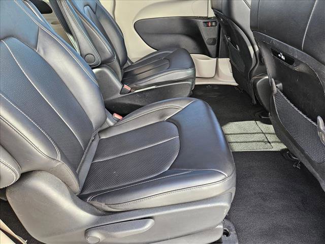 Used 2024 Chrysler Pacifica Select image 20
