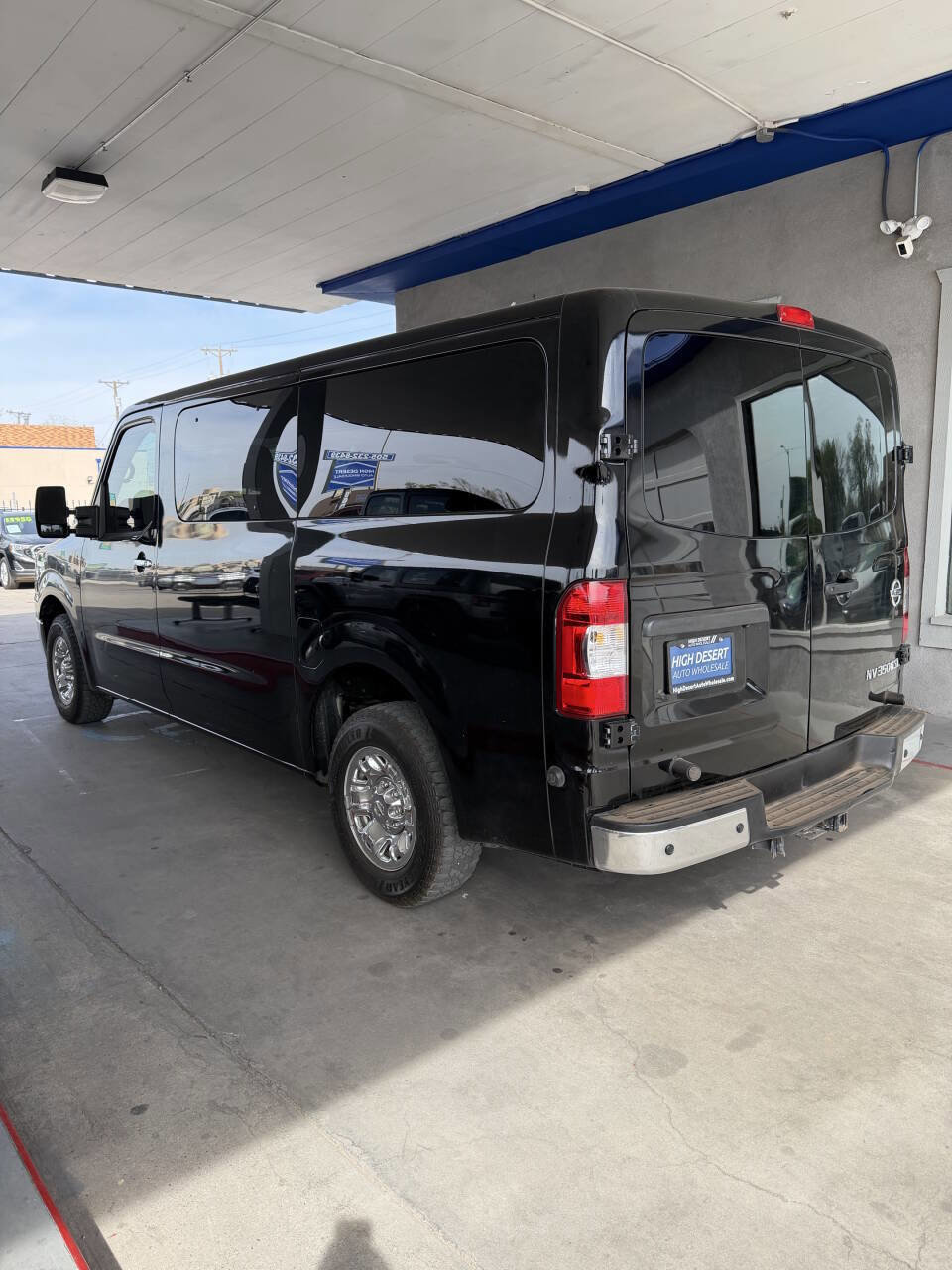 Used 2018 Nissan NV 3500 SL image 4