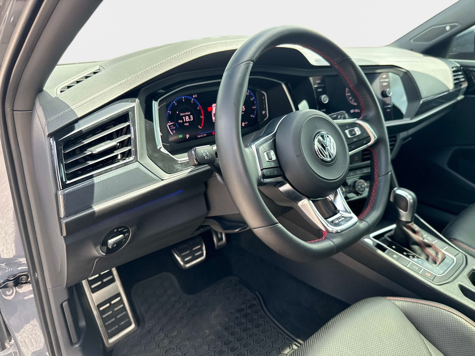 Used 2019 Volkswagen Jetta R-Line FWD image 18