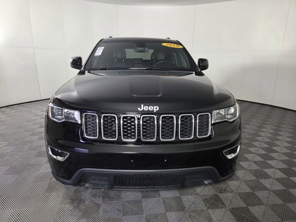 Certified 2019 Jeep Grand Cherokee Laredo w/ Laredo X Package image 3