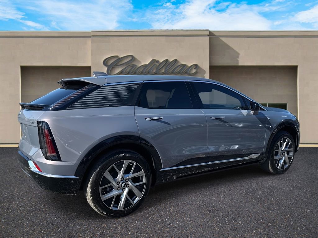New 2026 Cadillac Optiq Luxury 2 image 3