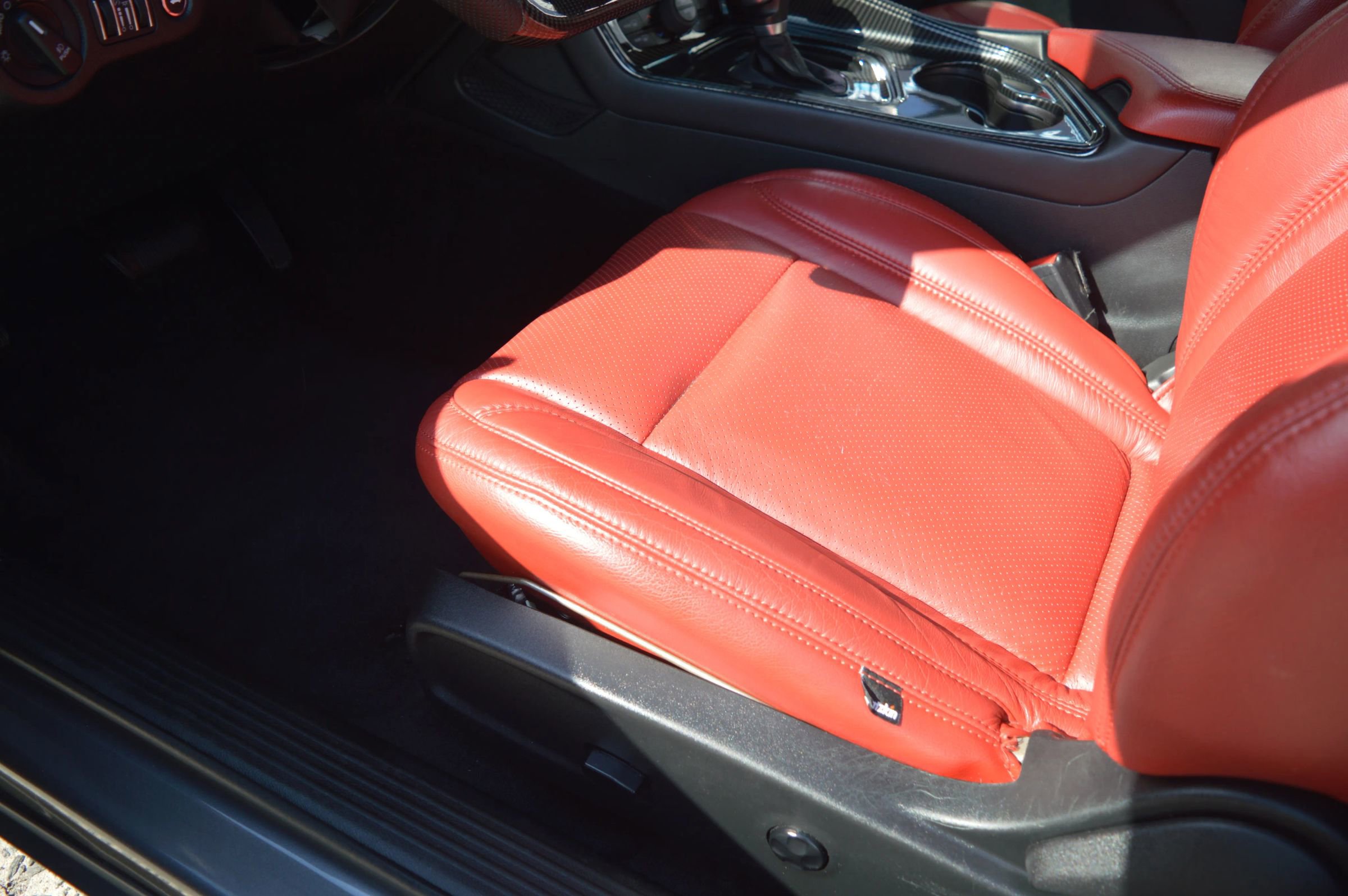 Used 2018 Dodge Challenger SXT Plus RWD image 11