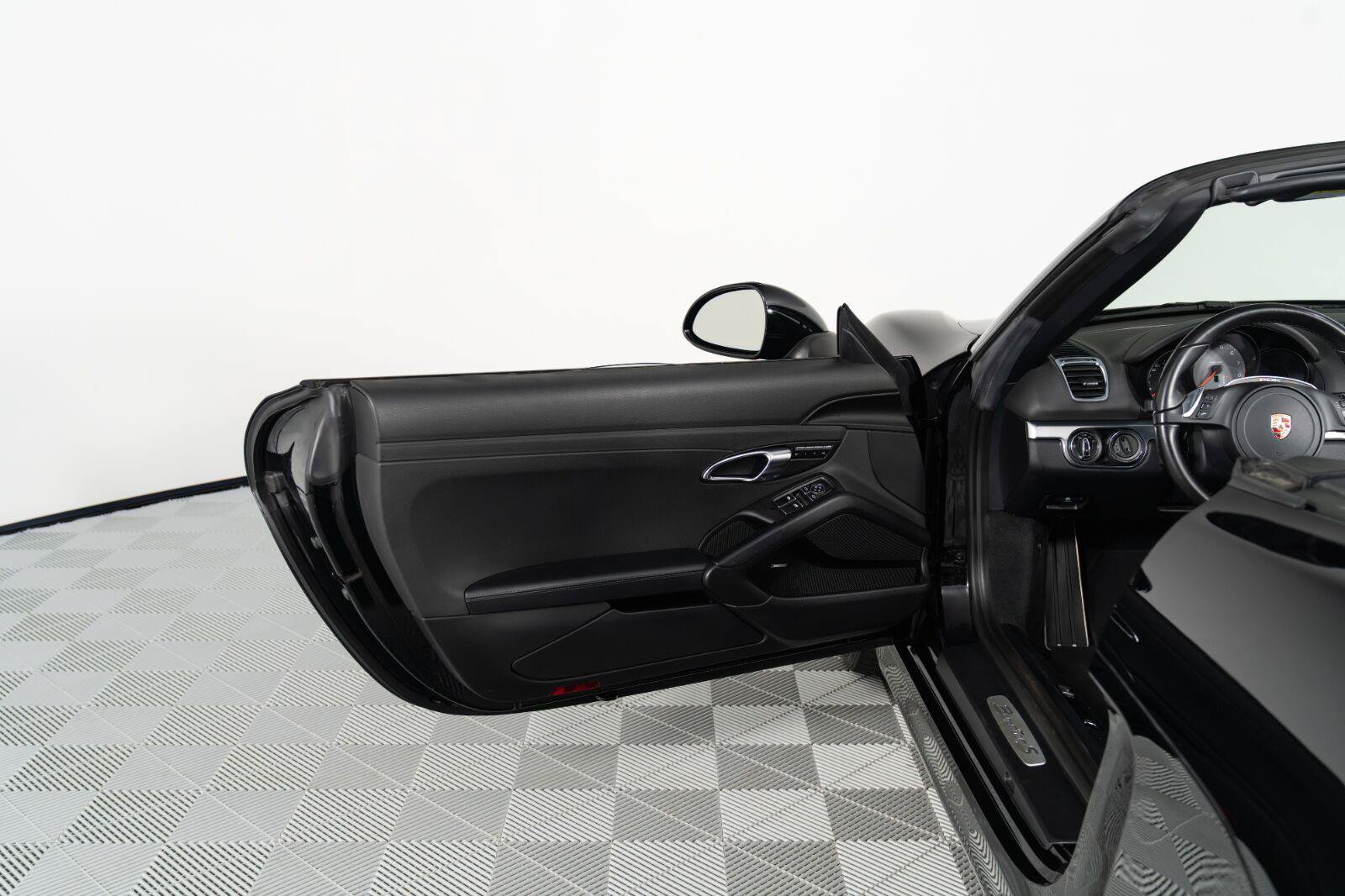 Used 2015 Porsche Boxster S RWD image 26
