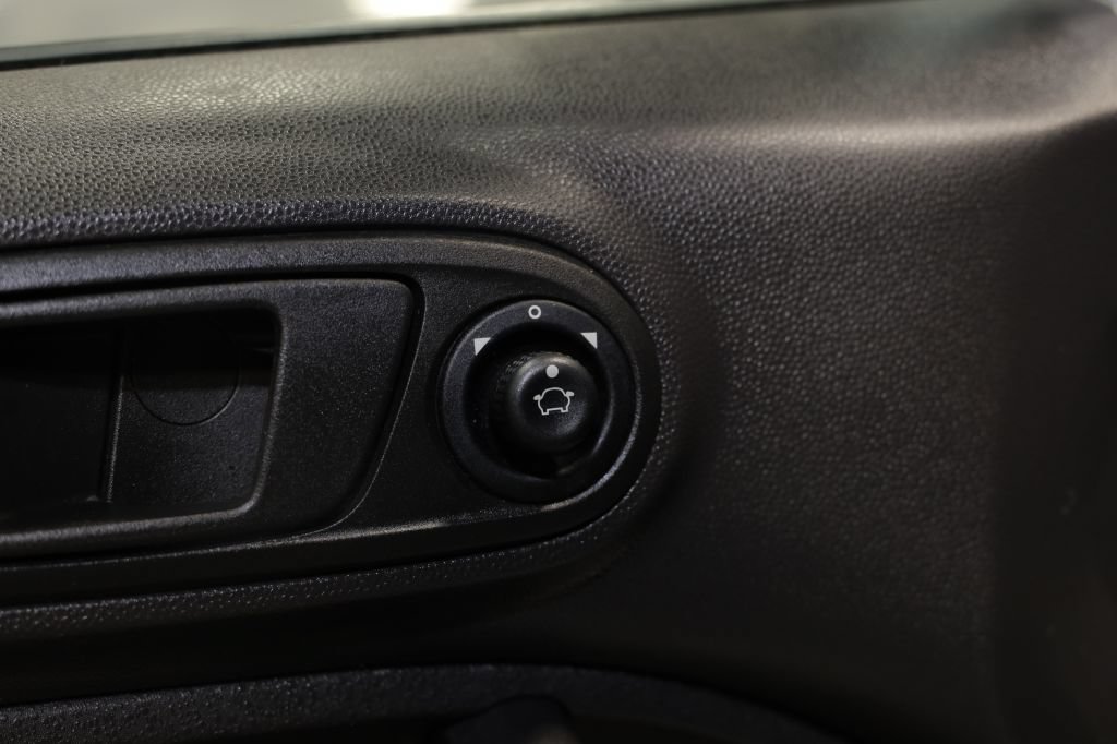 Used 2019 Ford Fiesta SE FWD image 12