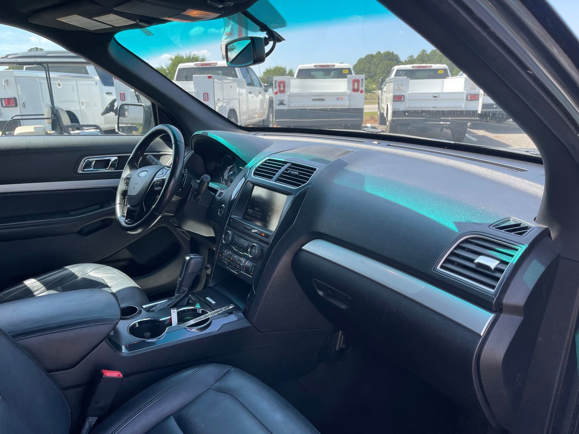 Used 2016 Ford Explorer XLT w/ Equipment Group 202A FWD image 29