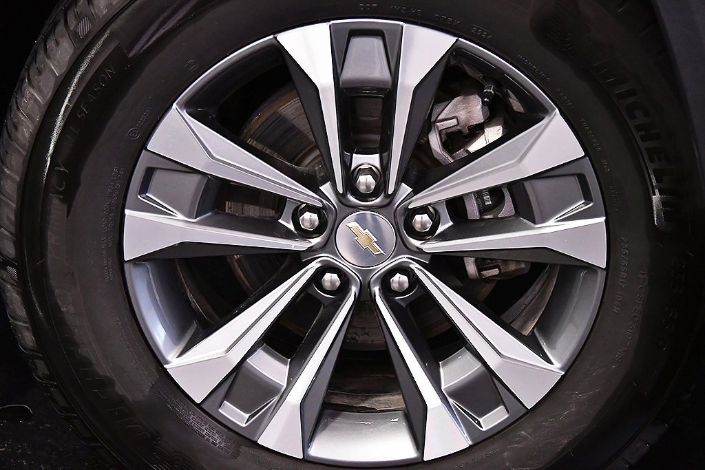 Used 2025 Chevrolet Equinox LT w/ Safety and Technology Package image 9