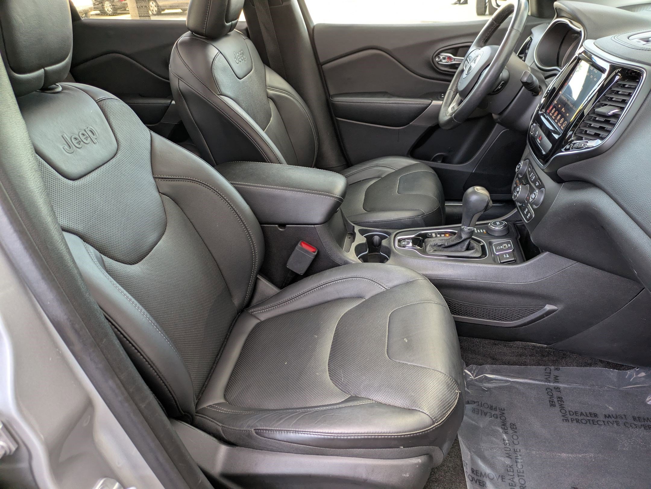 Used 2019 Jeep Cherokee Limited image 27