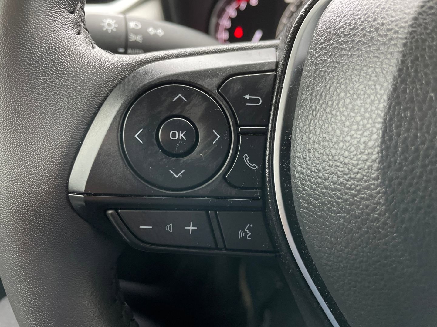 Certified 2025 Toyota RAV4 XLE w/ Convenience Package image 27