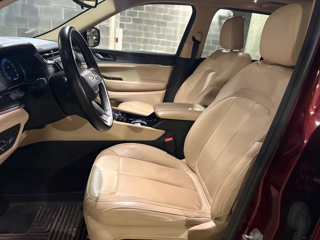 Used 2022 Jeep Grand Cherokee Limited AWD/4WD image 11