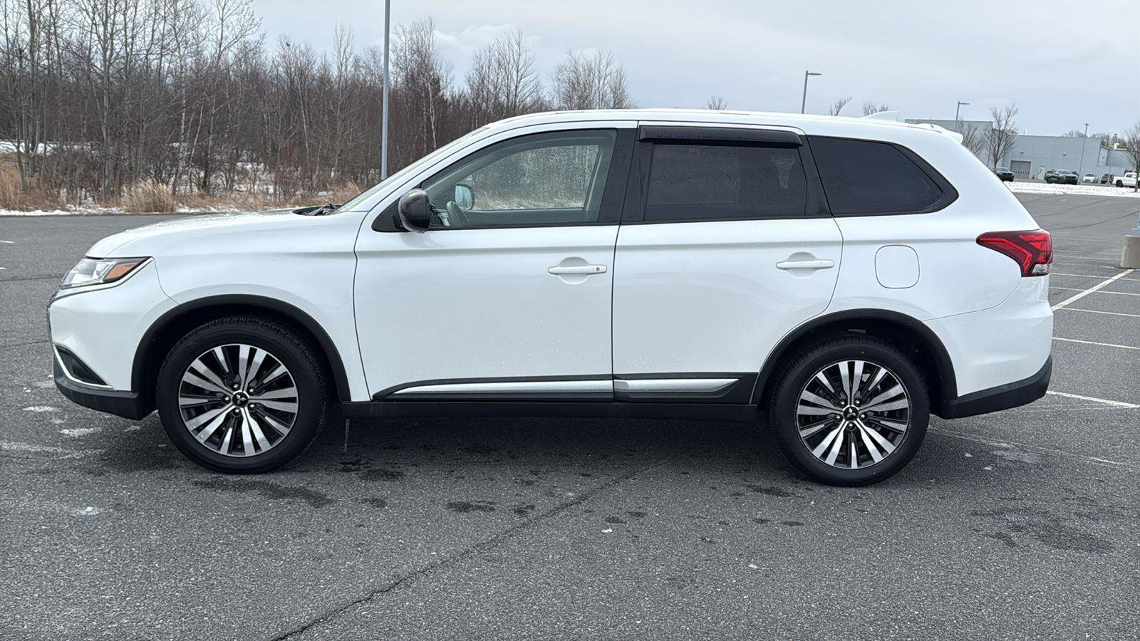 Used 2019 Mitsubishi Outlander ES image 12