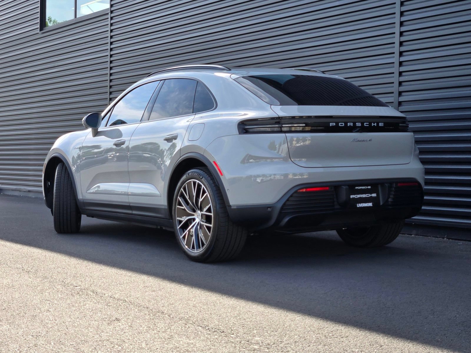 New 2026 Porsche Macan 4 Electric AWD/4WD image 3