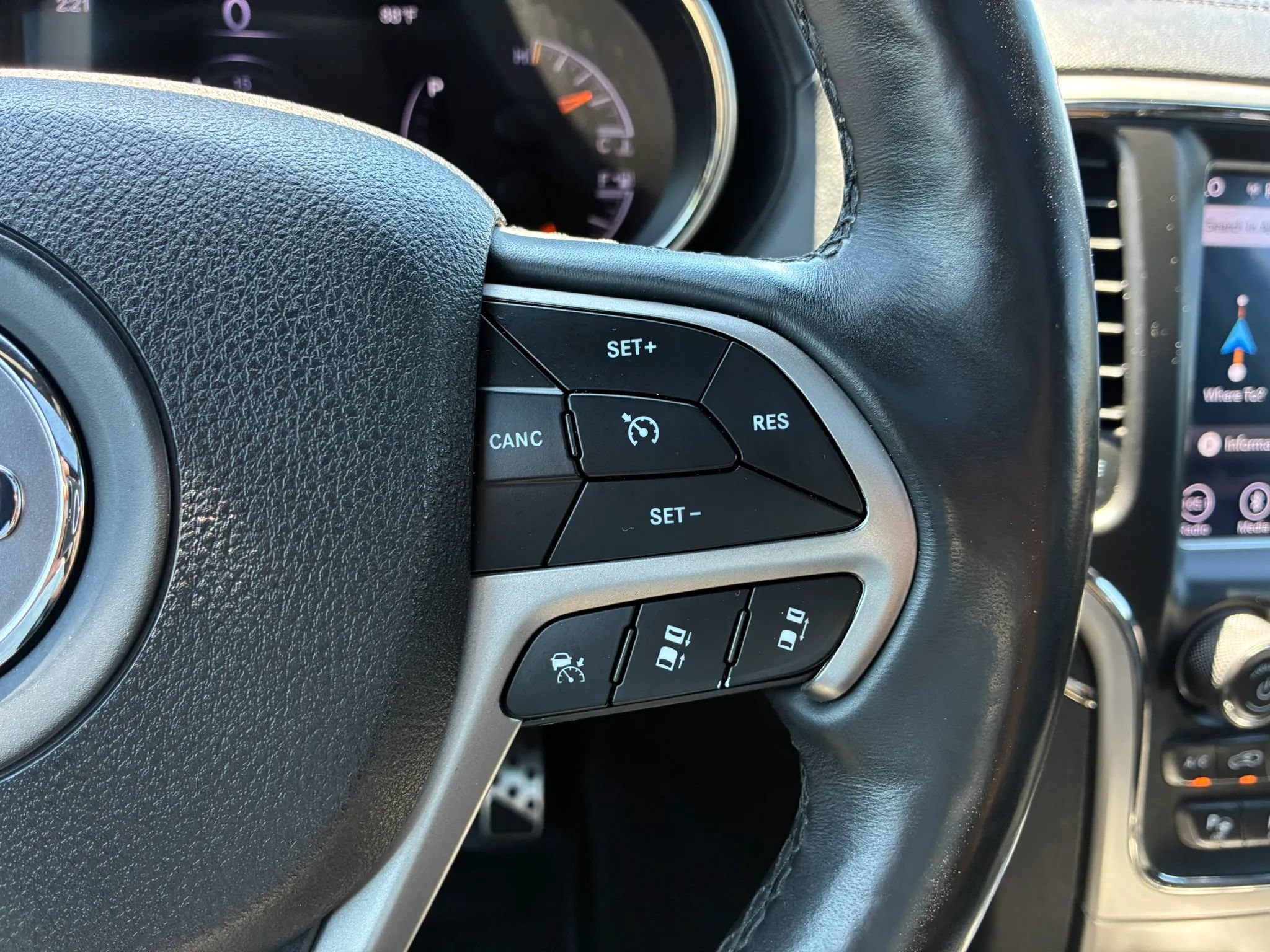 Used 2018 Jeep Grand Cherokee High Altitude AWD/4WD image 21