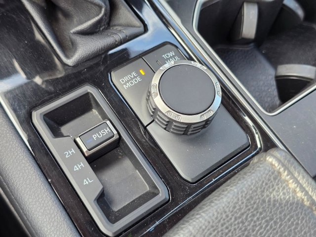 Used 2022 Toyota Tundra Limited AWD/4WD image 31