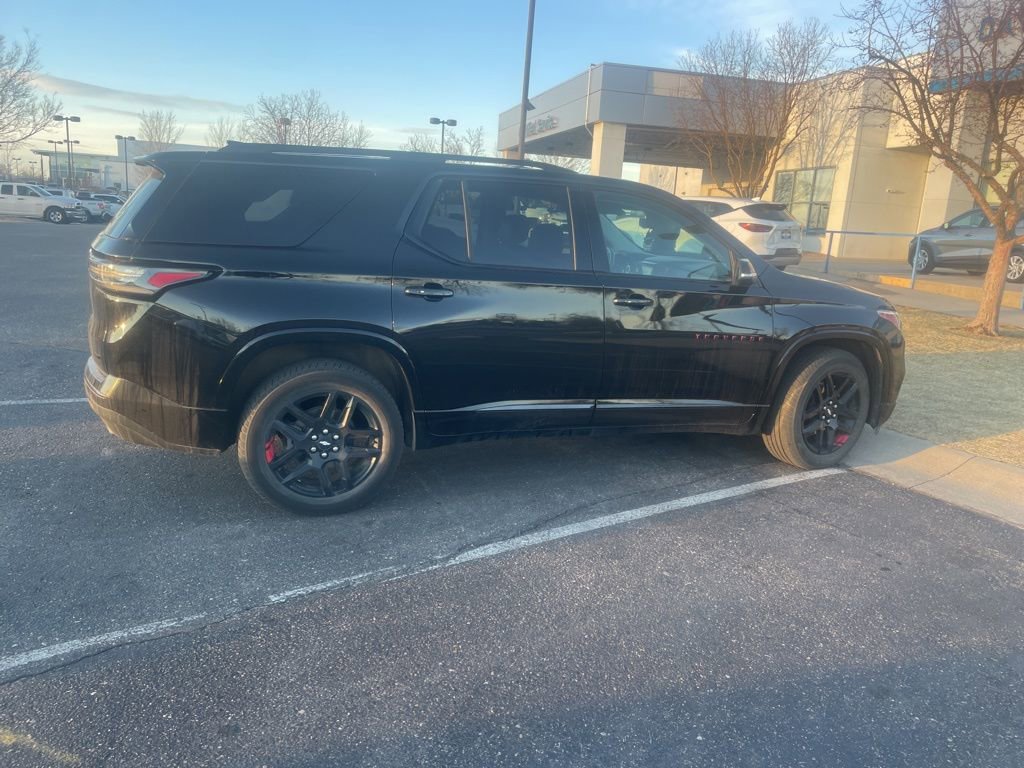Used 2021 Chevrolet Traverse Premier w/ Redline Edition image 2