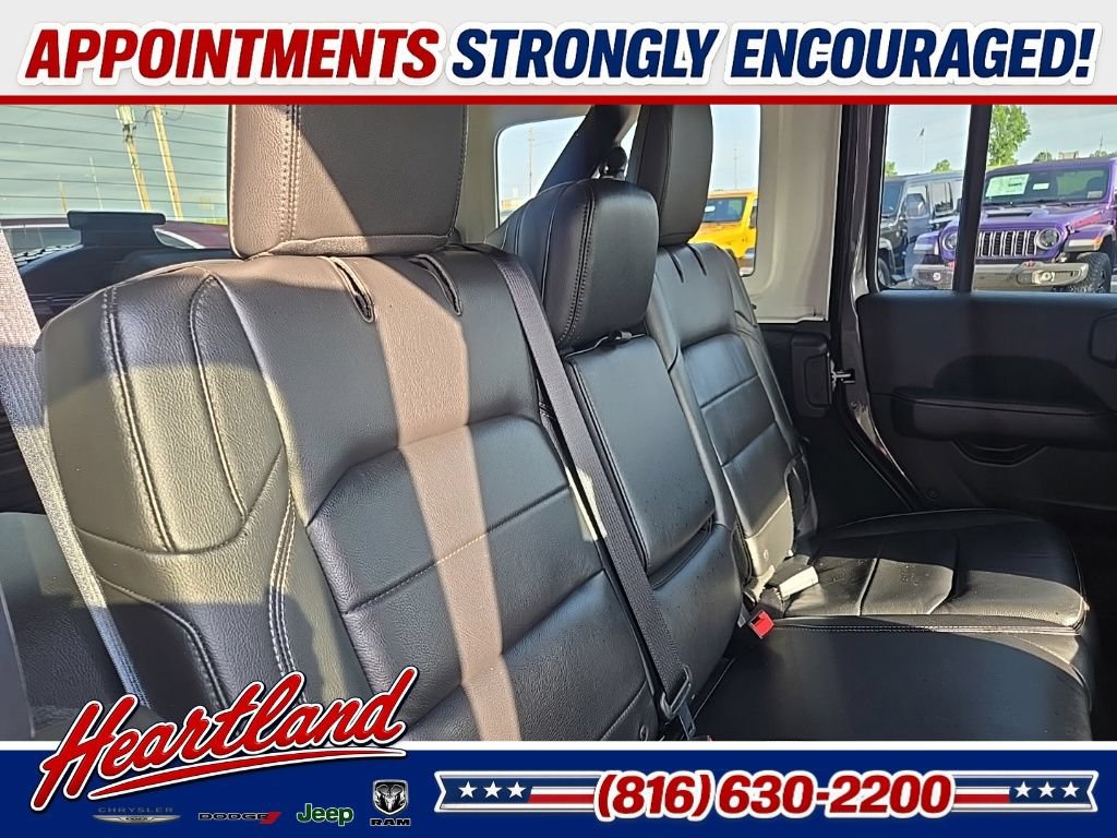 Used 2018 Jeep Wrangler Unlimited Sahara AWD/4WD image 78