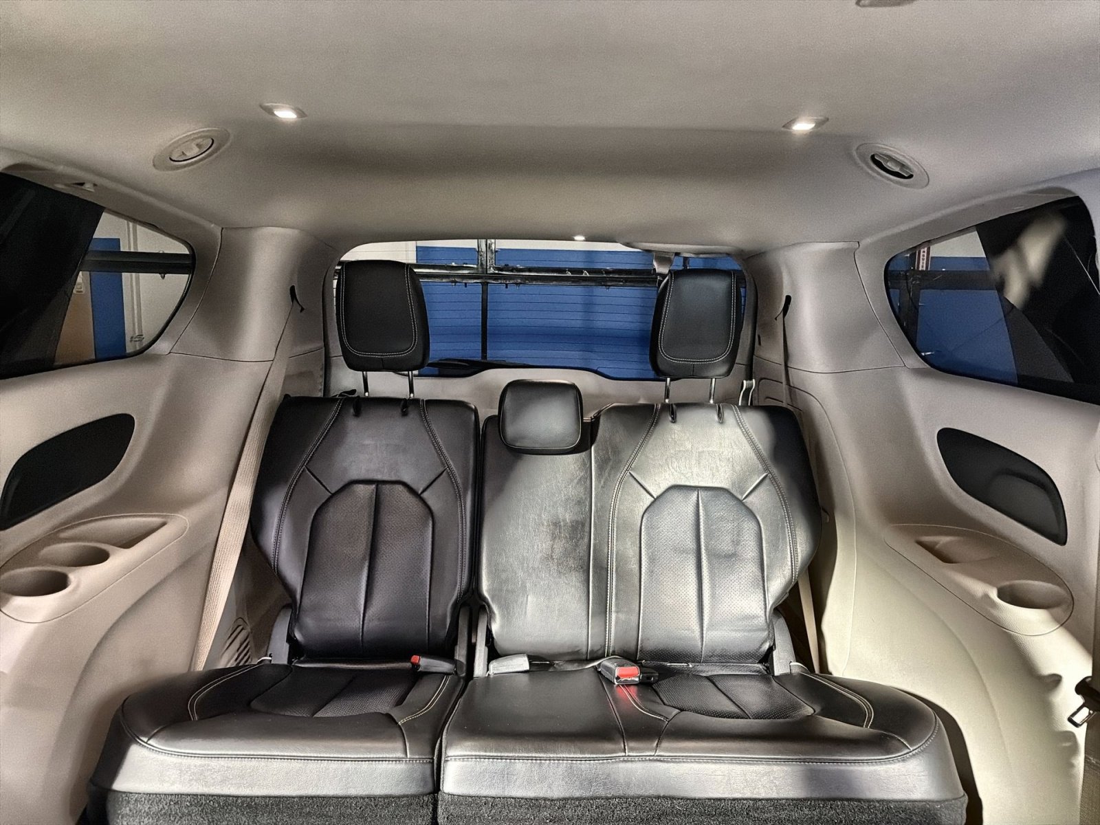 Used 2023 Chrysler Pacifica Touring-L image 31