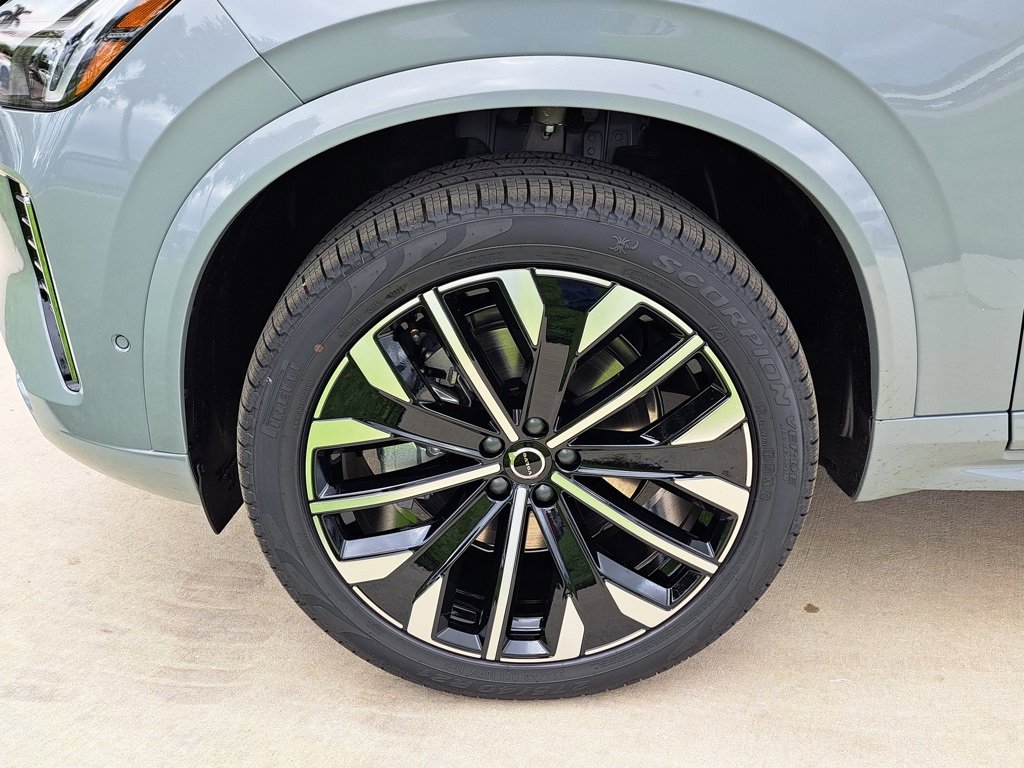 New 2026 Volvo XC90 B6 Ultra image 3