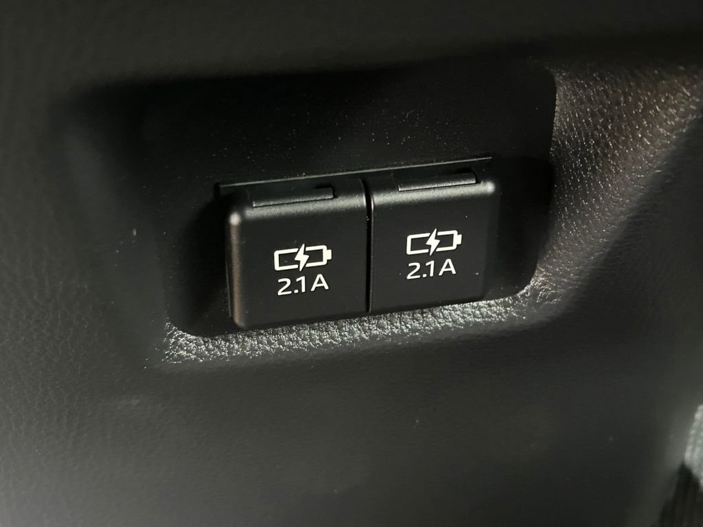Used 2021 Toyota RAV4 XLE w/ Convenience Package AWD/4WD image 23