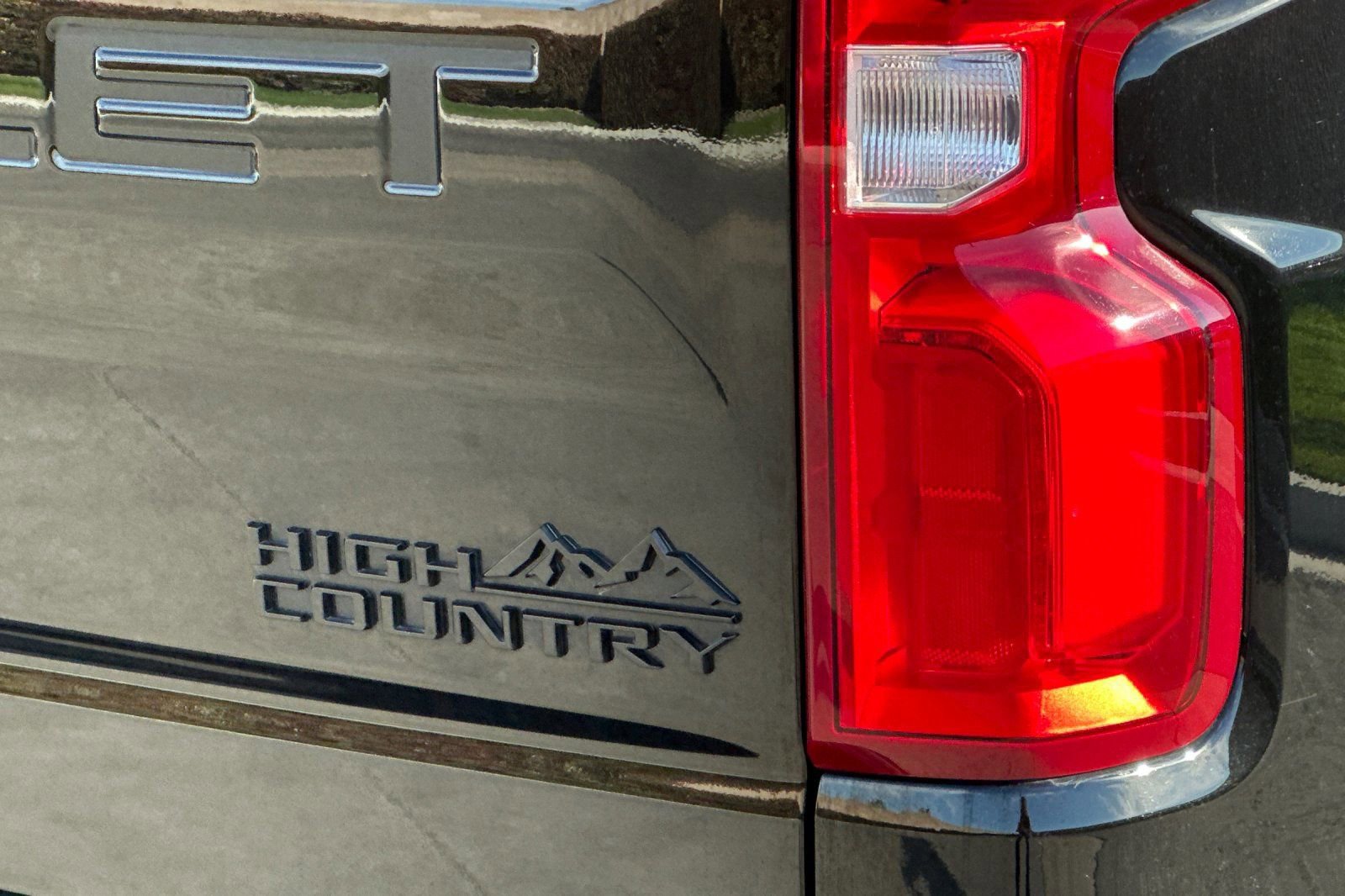 Certified 2025 Chevrolet Silverado 1500 High Country w/ Midnight Edition image 28