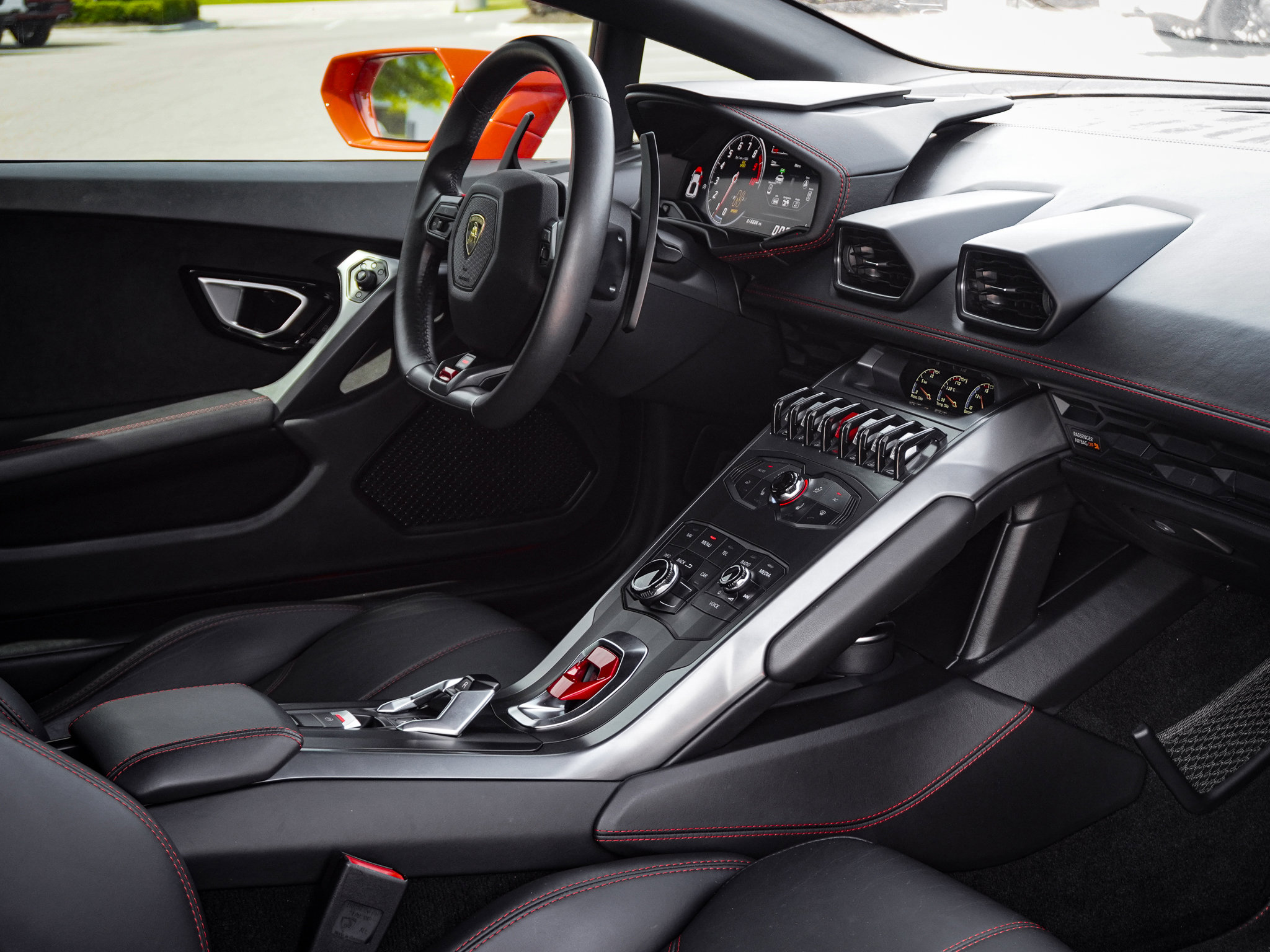 Used 2019 Lamborghini Huracan LP 580-2 RWD image 34