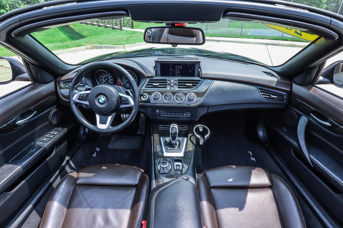 Used 2012 BMW Z4 sDrive35i image 2