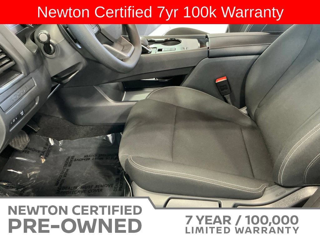 Used 2025 Nissan Rogue S FWD image 12