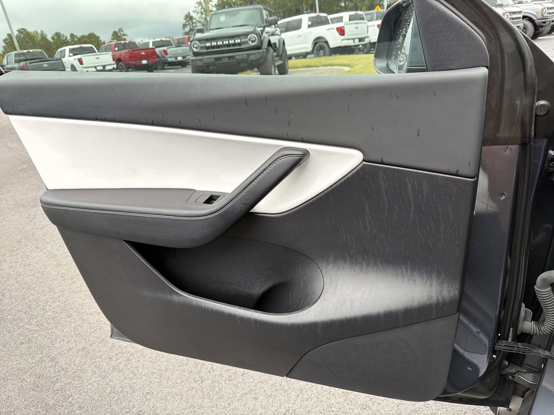 Used 2022 Tesla Model Y Long Range image 15