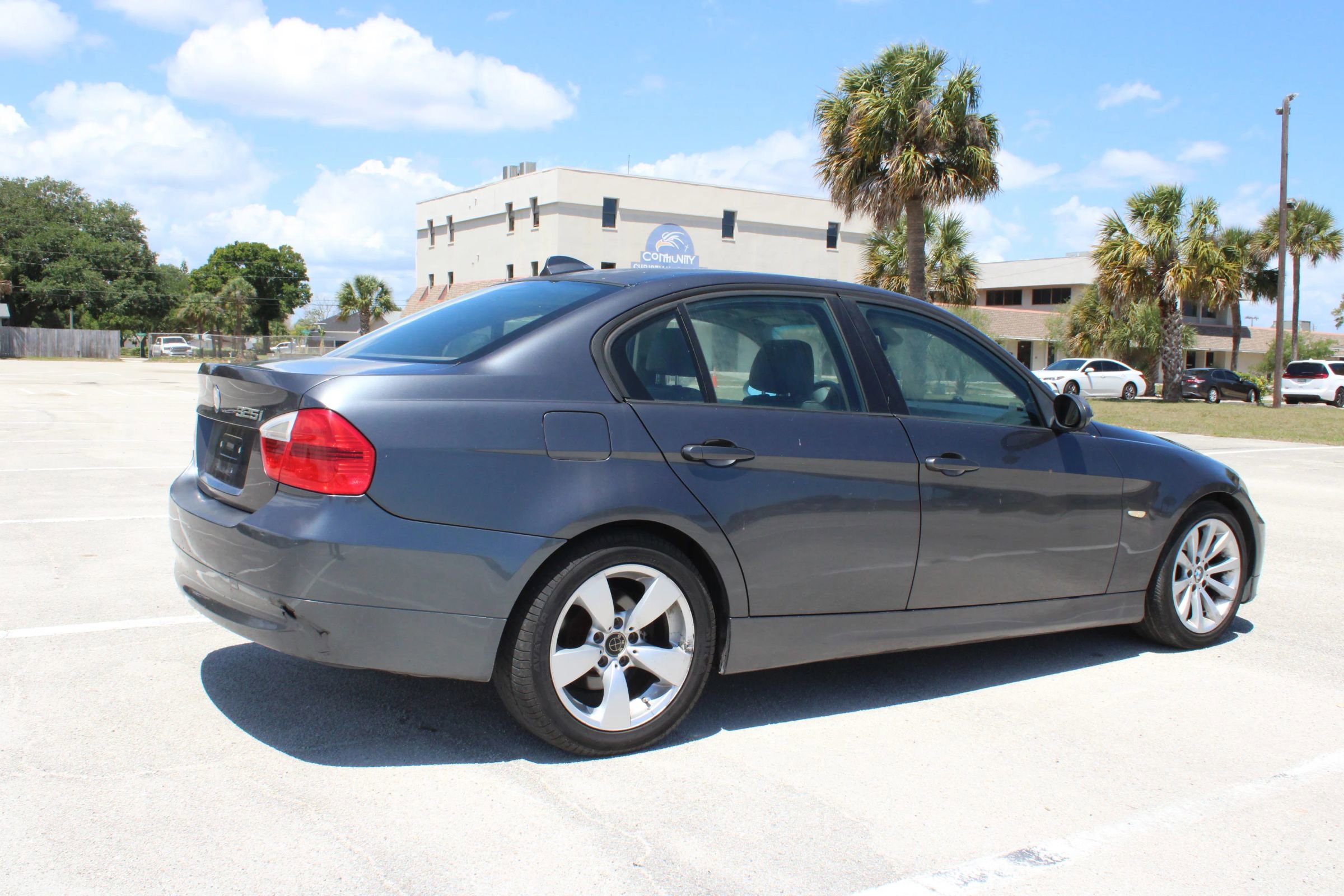 Used 2006 BMW 325i Sedan RWD image 12