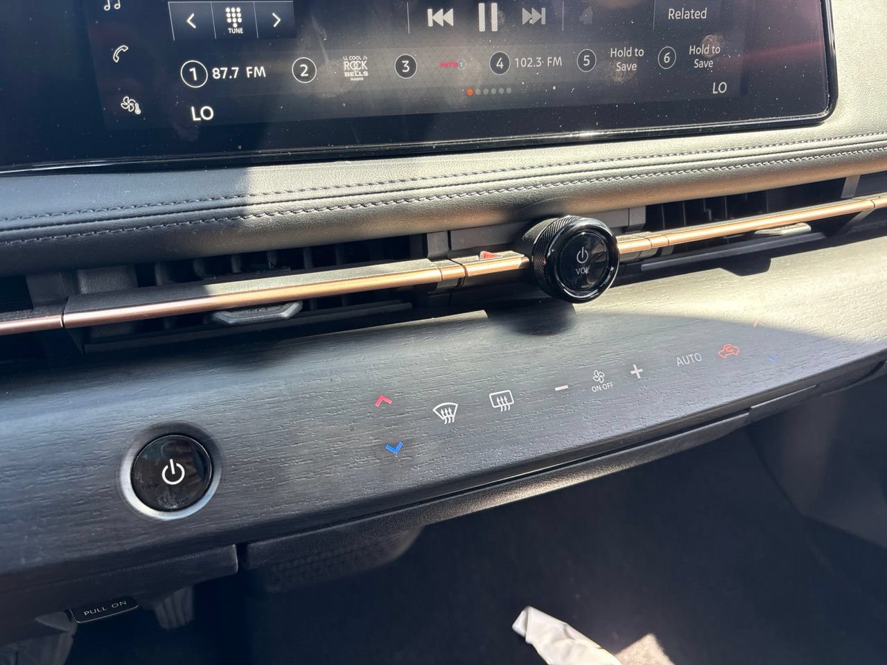 Used 2023 Nissan Ariya FWD image 19