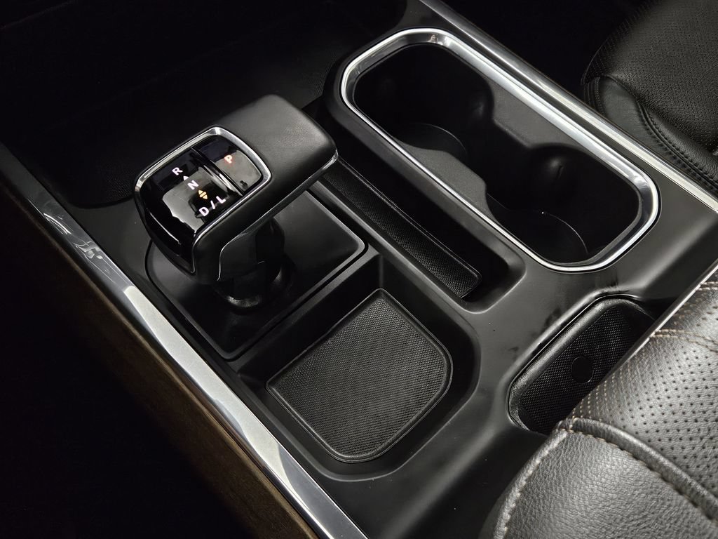 Used 2025 Chevrolet Silverado 1500 High Country w/ Midnight Edition AWD/4WD image 19