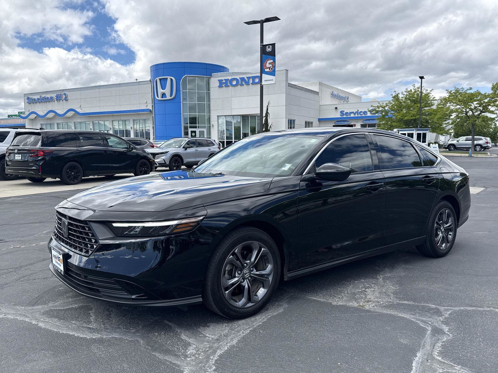 Used 2023 Honda Accord EX image 1