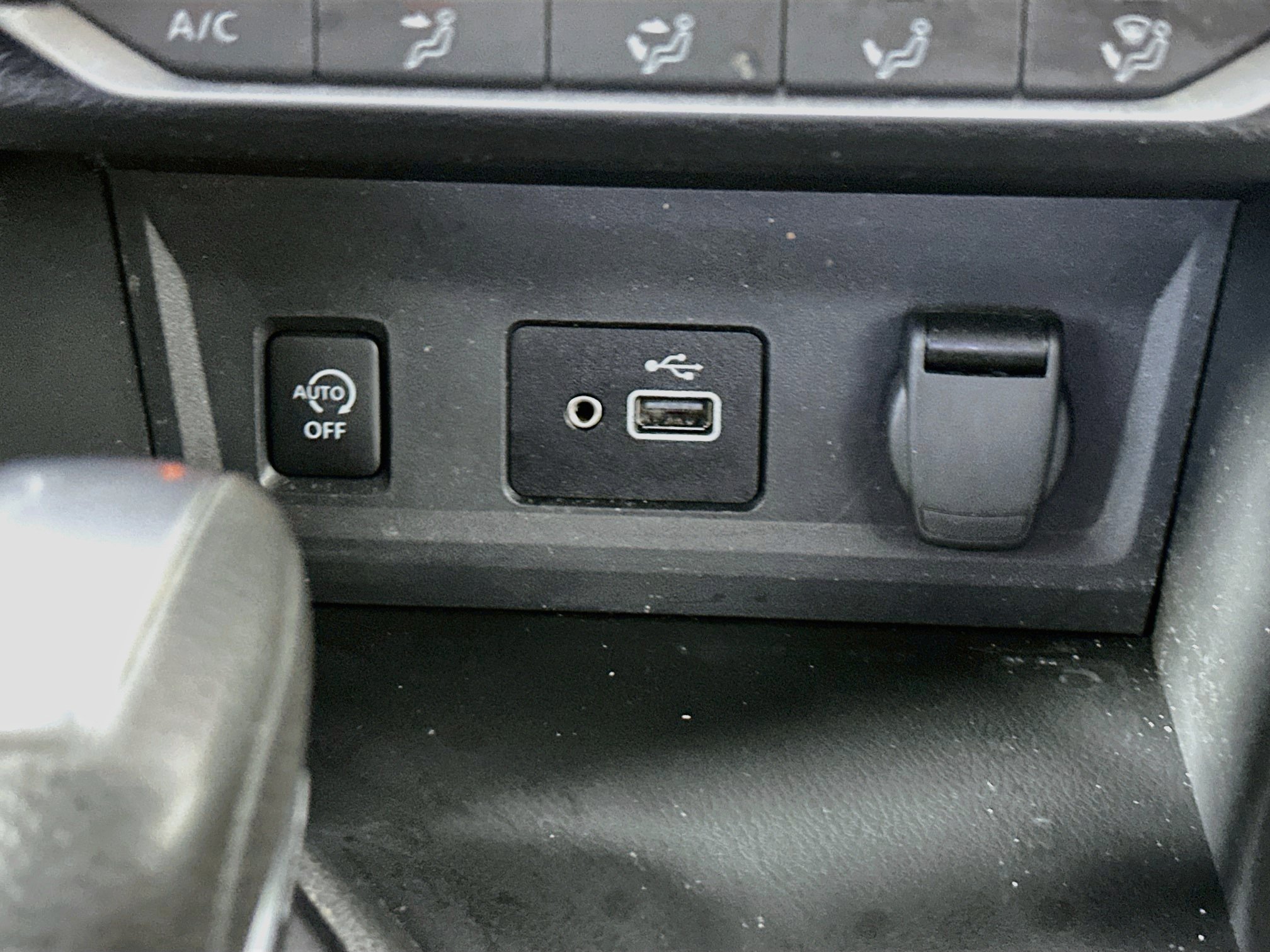 Used 2024 Nissan Sentra S FWD image 25