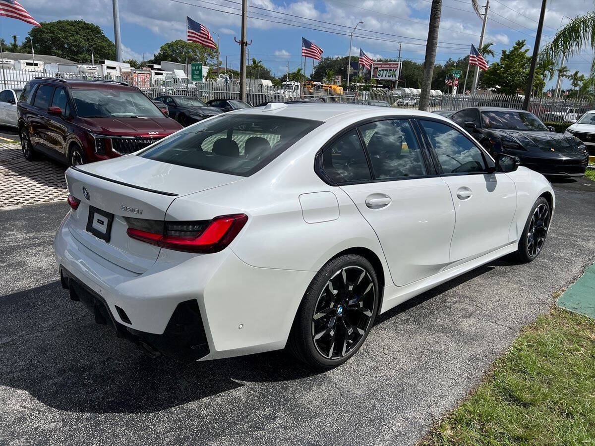 Used 2026 BMW 330i xDrive Sedan w/ M Sport Package AWD/4WD image 5