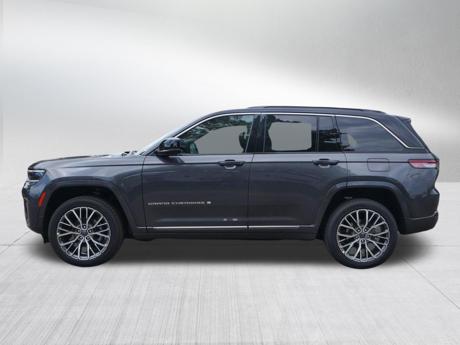New 2026 Jeep Grand Cherokee Summit AWD/4WD image 4