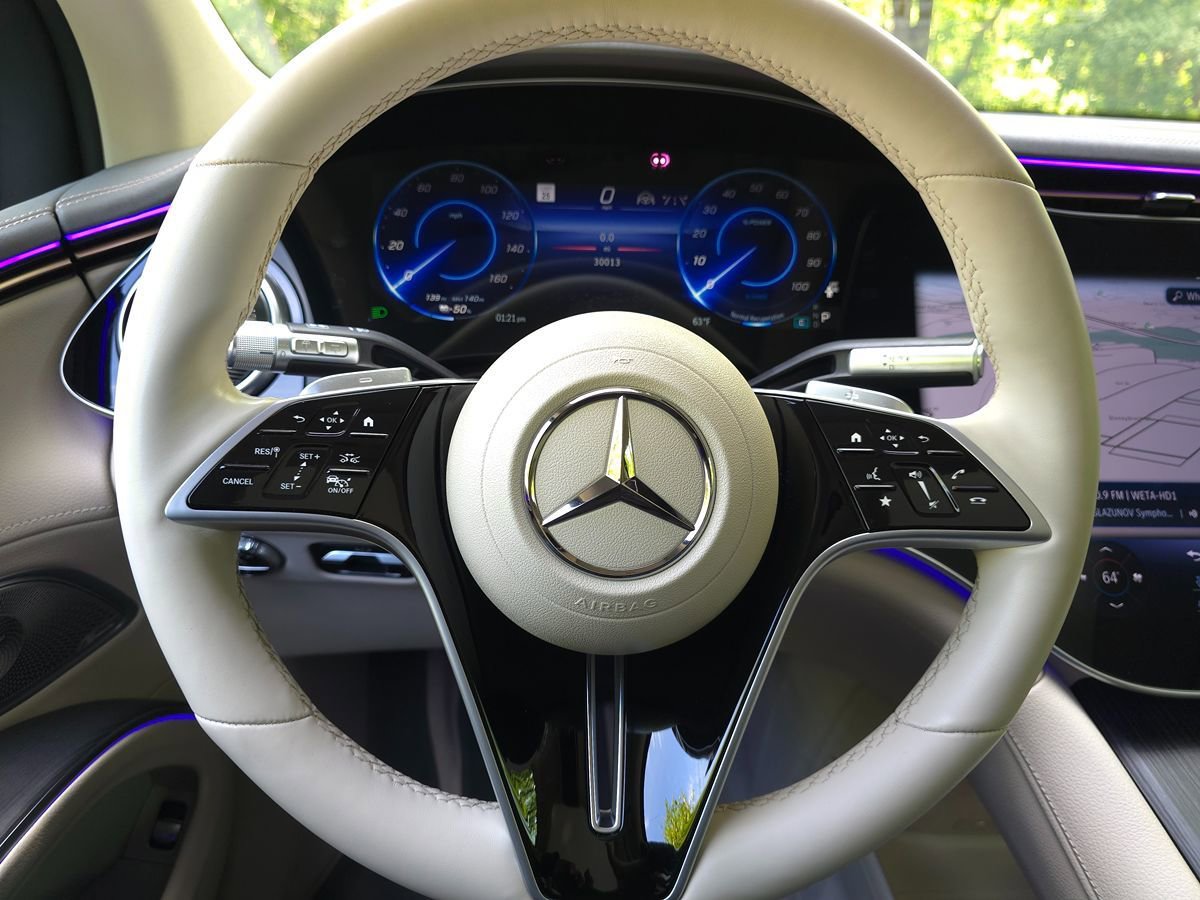 Used 2023 Mercedes-Benz EQS 580 4MATIC SUV image 32