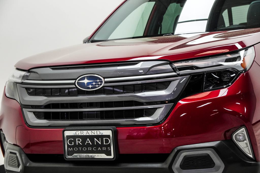 Used 2025 Subaru Forester Limited image 2