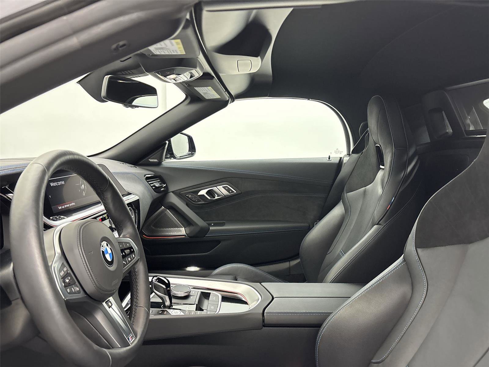 Used 2024 BMW Z4 M40i w/ Premium Package image 24