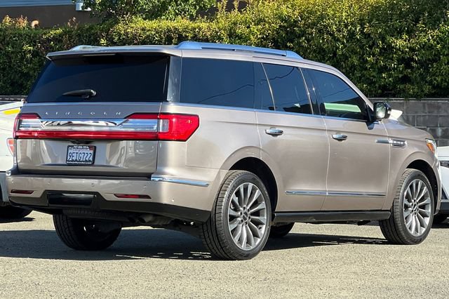 Used 2019 Lincoln Navigator Select w/ Technology Package RWD image 5
