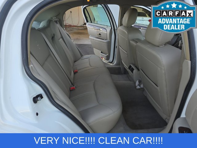 Used 2008 Lincoln Town Car Signature Limited RWD image 10
