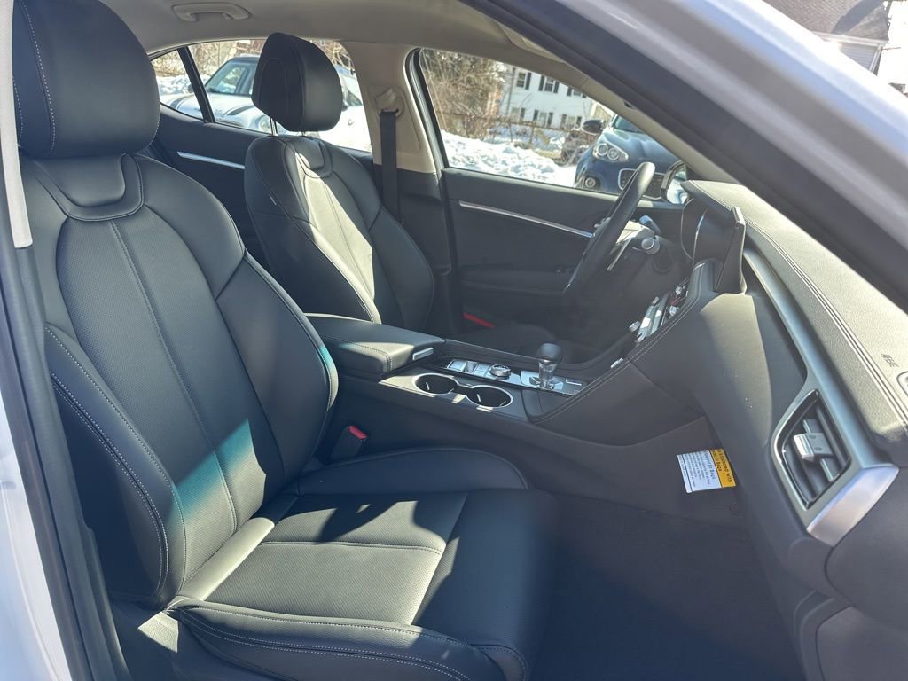 Used 2026 Genesis G70 2.5T image 24