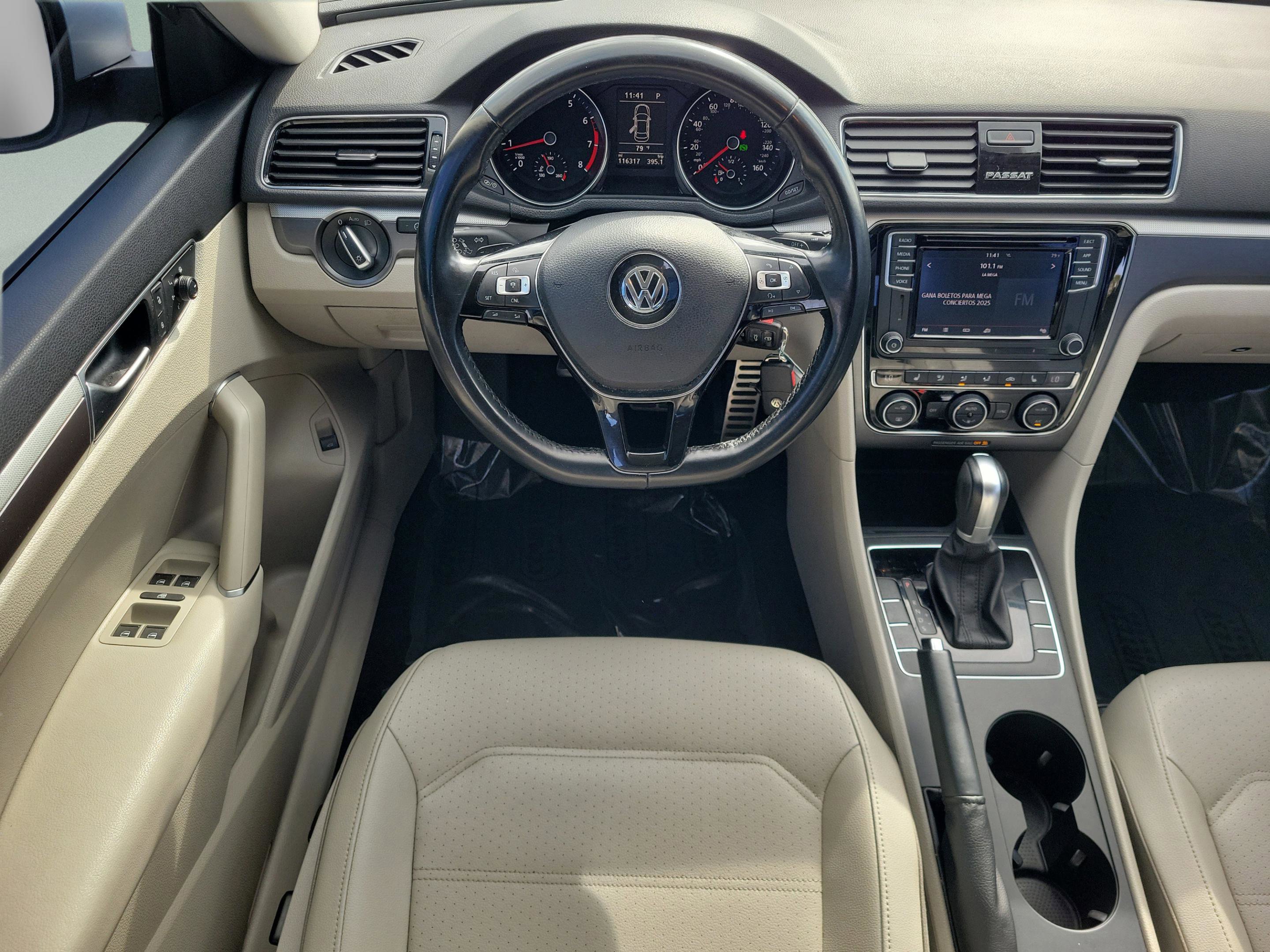 Used 2018 Volkswagen Passat 2.0T R-Line w/ R-Line Lighting Package image 13