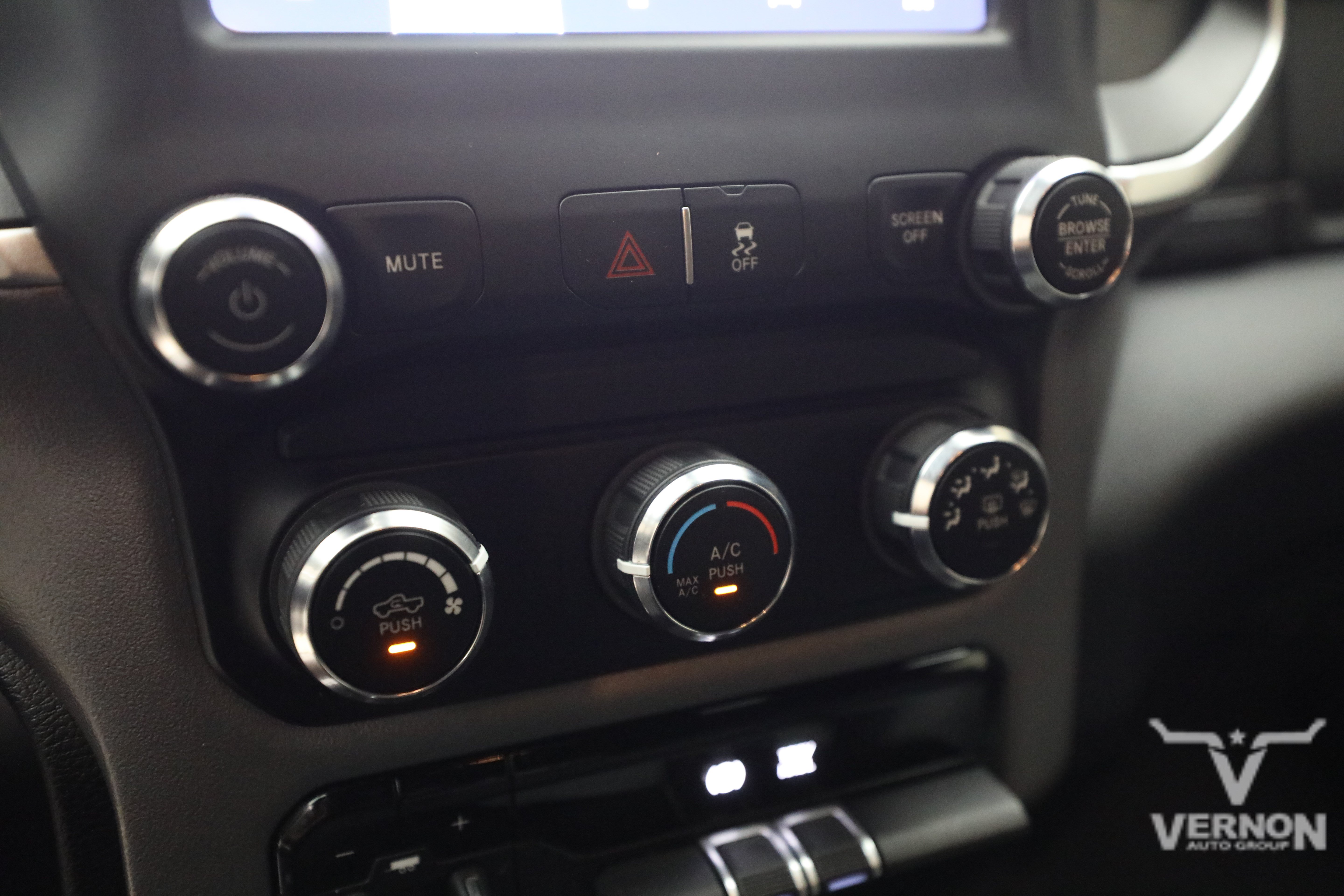 Used 2024 RAM 3500 Big Horn AWD/4WD image 25