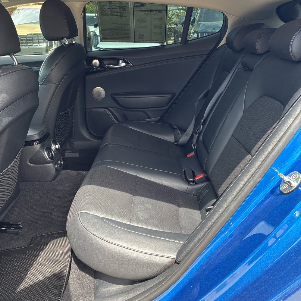 Used 2018 Kia Stinger Premium RWD image 12