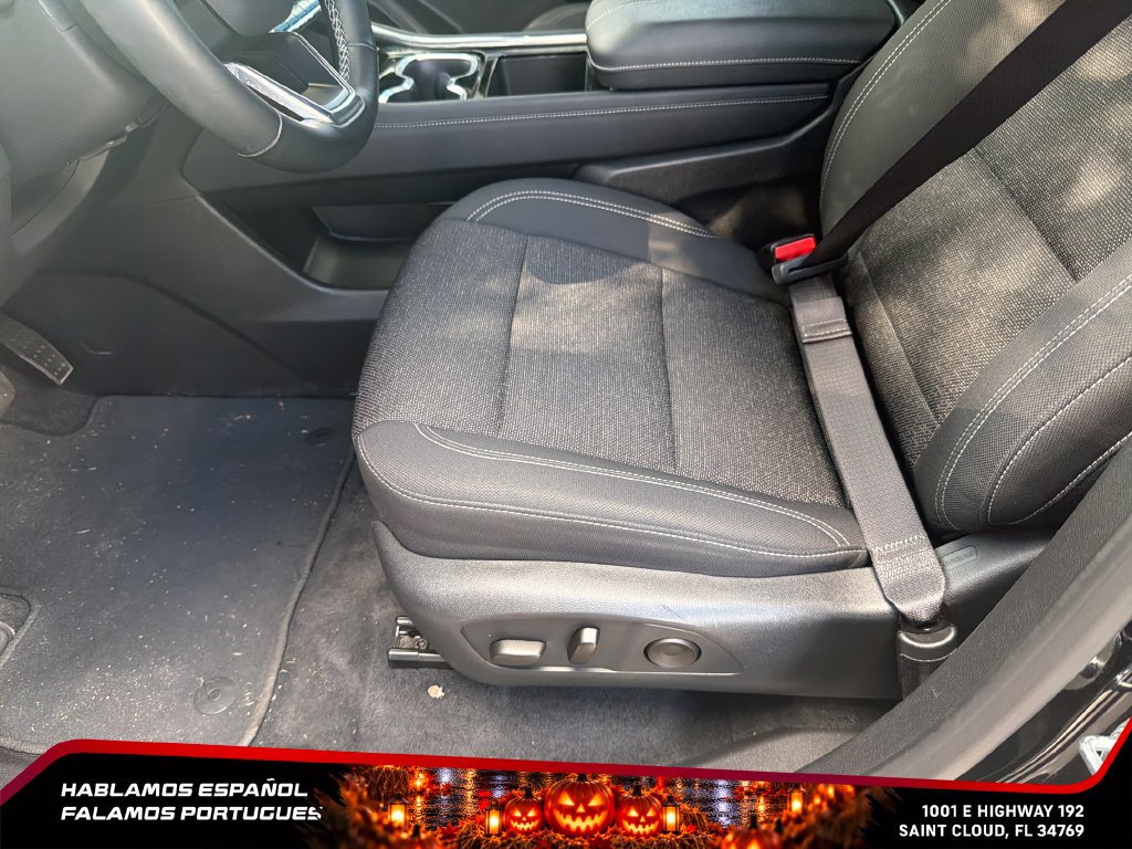 Used 2025 Chevrolet Traverse LT AWD/4WD image 14