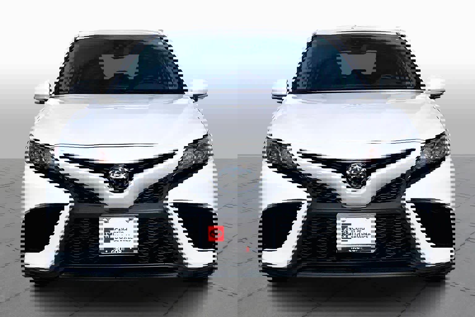 Used 2023 Toyota Camry SE image 3