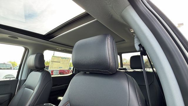 New 2026 Ford F350 Lariat w/ Black Appearance Package image 25
