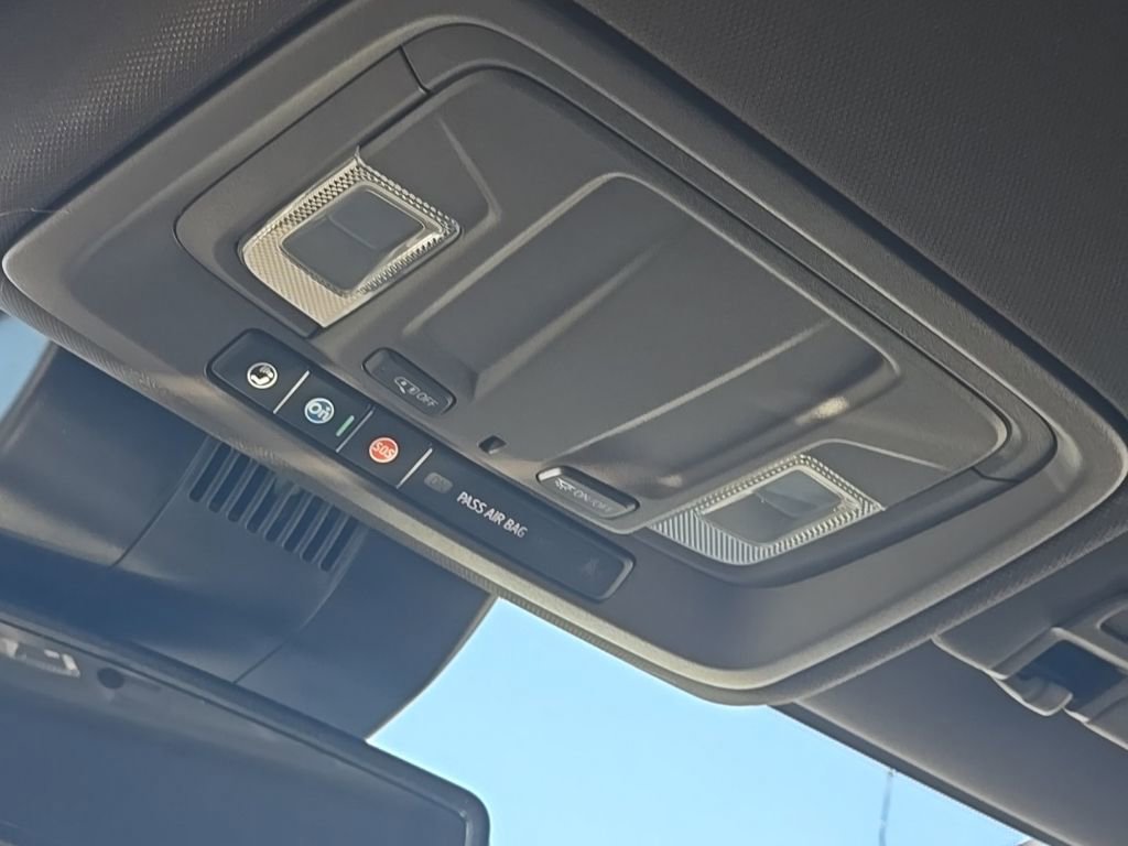 Used 2023 GMC Sierra 1500 SLT w/ SLT Convenience Package image 44