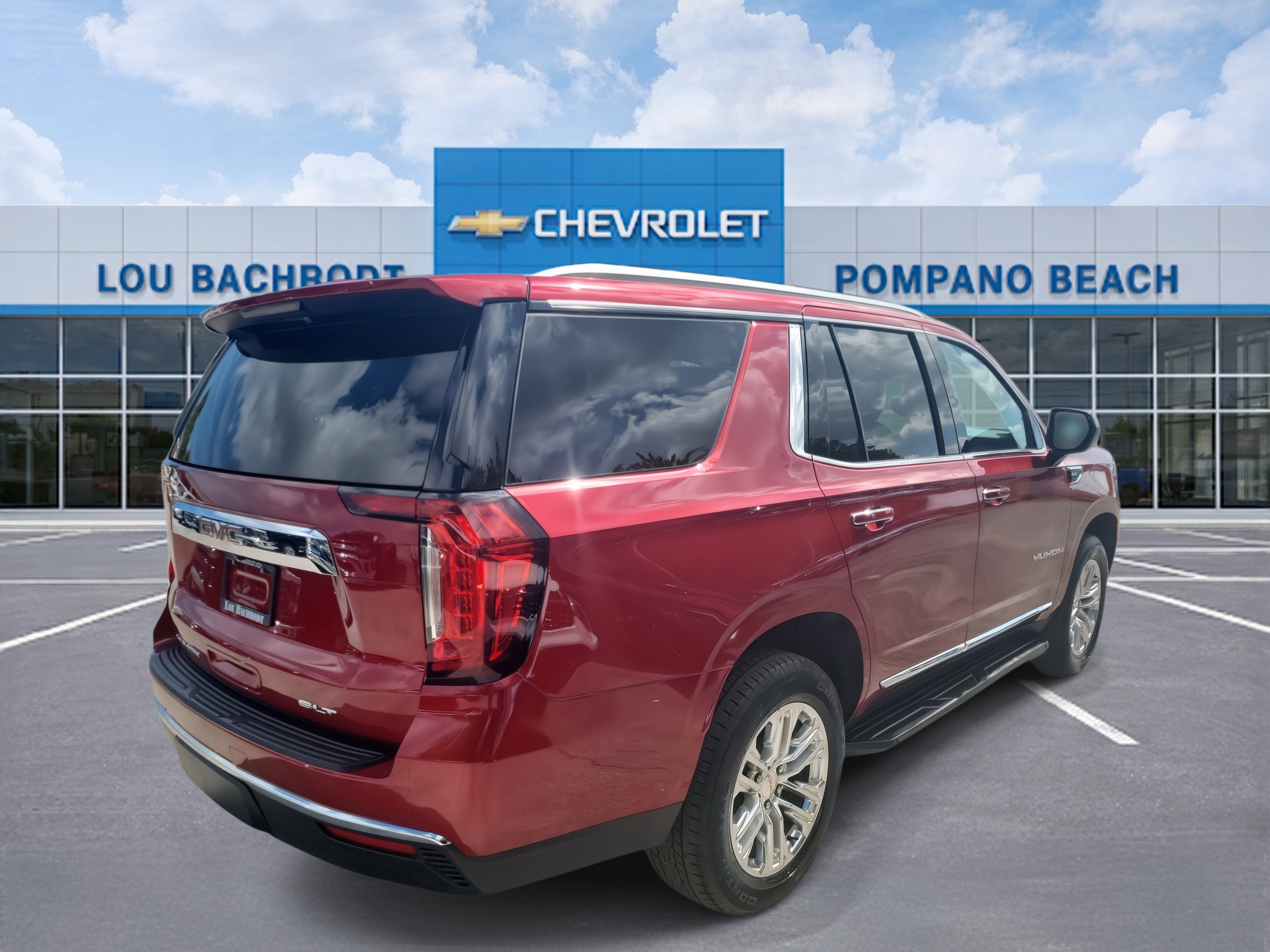 Used 2023 GMC Yukon SLT image 3