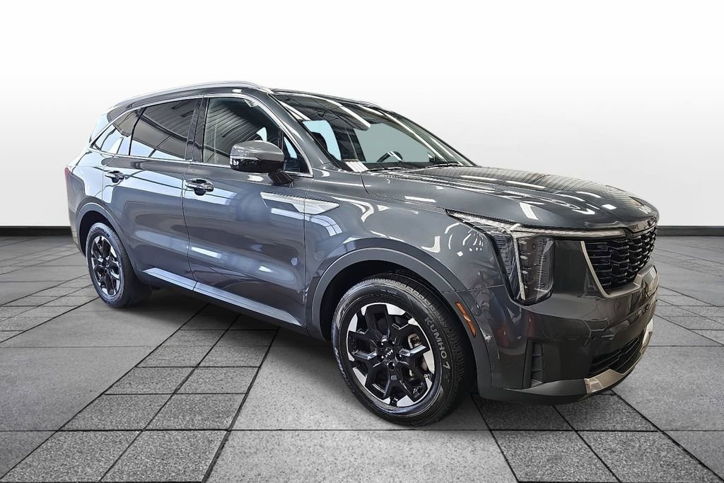 Used 2024 Kia Sorento S image 3