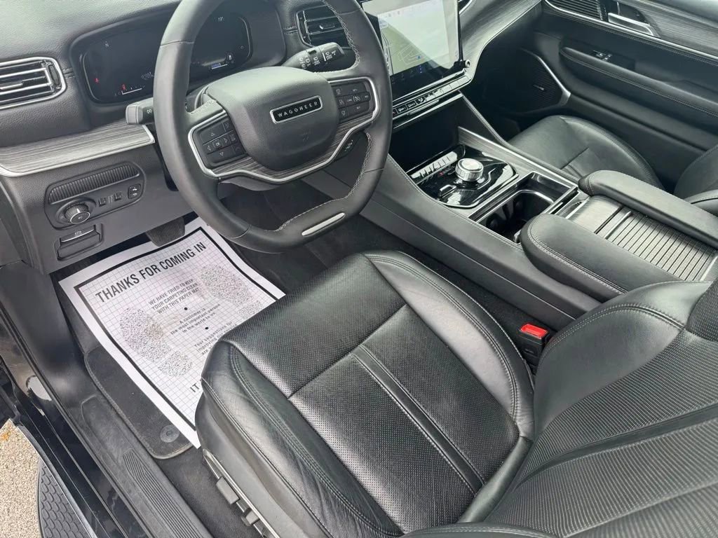 Used 2023 Jeep Wagoneer Series II AWD/4WD image 10